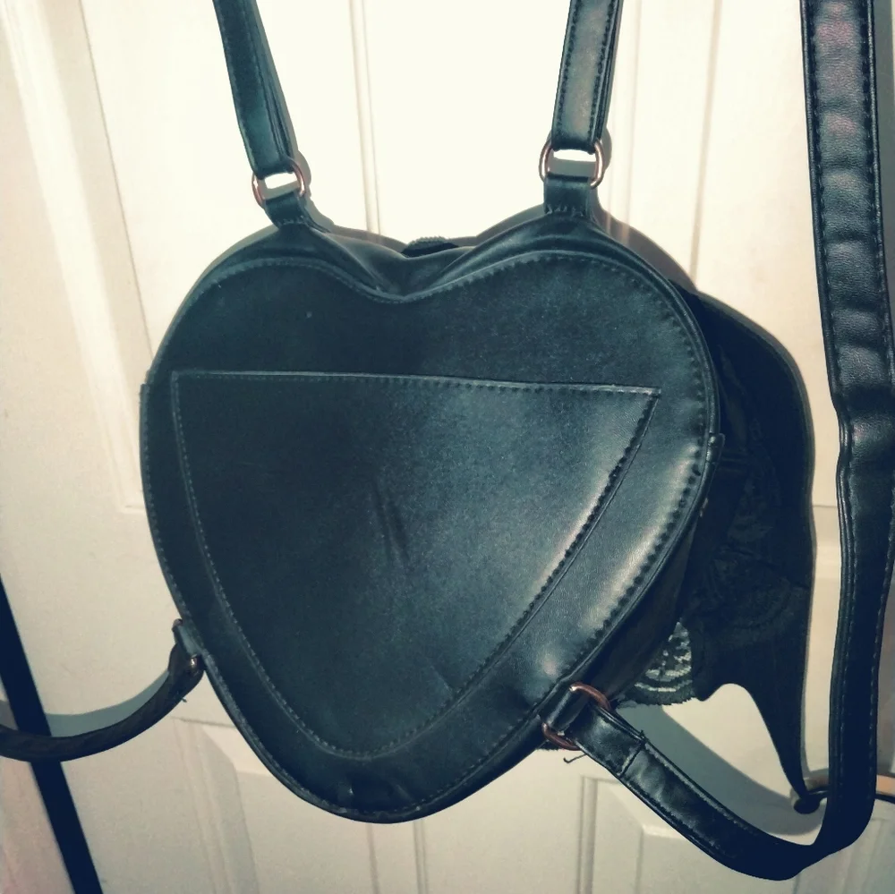 Black batwing goth punk purse backpack - Picture 3 of 11